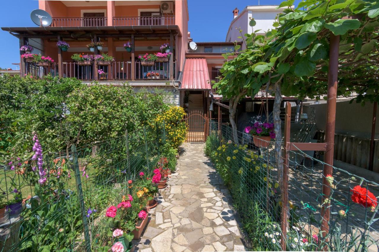 Apartments With A Parking Space Pula - 16053 Dış mekan fotoğraf